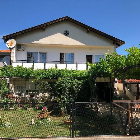 Appartamento Davor Pola Esterno foto